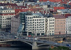 Praha Tancici dum